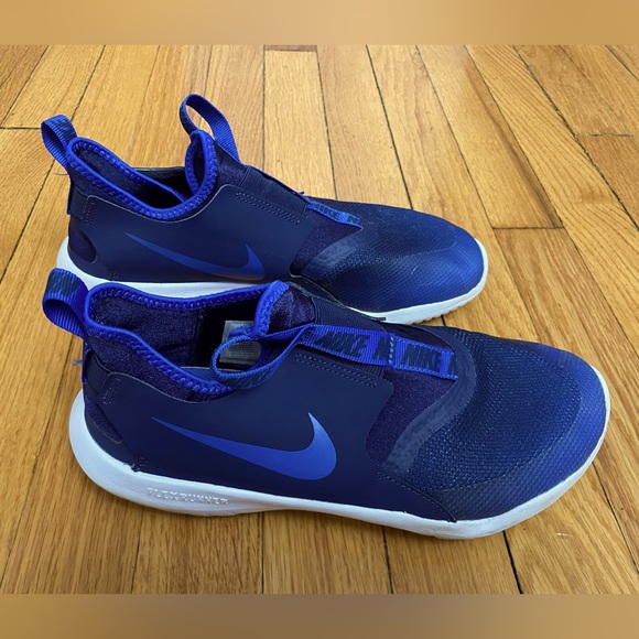 Kids Nike Flex Sneakers, size 6.5 youth. - Picture 4 of 6